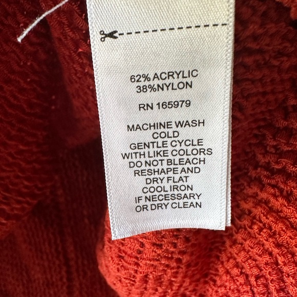 Cable & Gauge Textured Red Knit Top - Picture 5 of 5